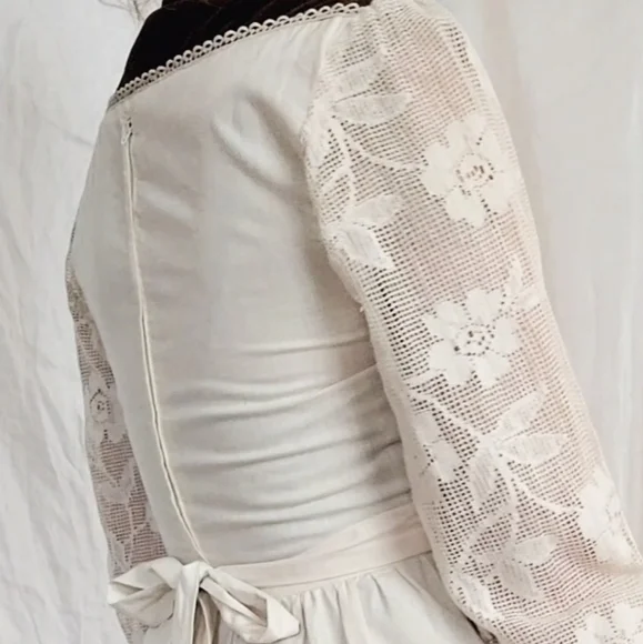 Vintage Gunne Sax Dress, 1970s authentic velvet & lace renaissance style - Picture 6 of 12